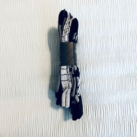 NWT True Religion 3-Pack Socks / Gray & Black - Picture 3 of 4